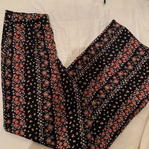 Flowy flare/wide leg floral pants
